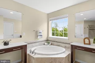22800 Calderwood Ln, Brambleton, VA 20148 - Photo 32
