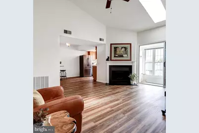 102 Prosperity Avenue SE #E, Leesburg, VA 20175 - Photo 4