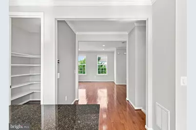 25678 Pleasant Valley Road, Chantilly, VA 20152 - Photo 32