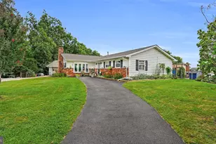 1115 S Dickenson Ave, Sterling, VA 20164 - Photo 2