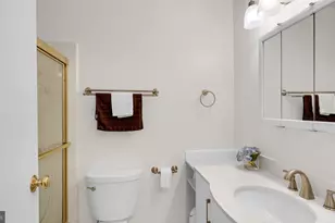 1115 S Dickenson Ave, Sterling, VA 20164 - Photo 18