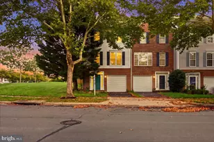 42840 Golf View Dr, Chantilly, VA 20152 - Photo 1