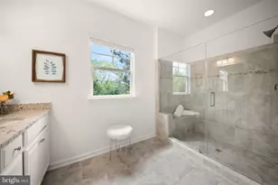 24921 Balmoral Glen Ct, Aldie, VA 20105 - Photo 12