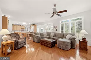 45539 Lakeside Dr, Sterling, VA 20165 - Photo 4