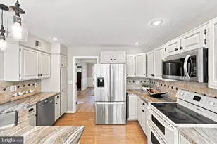 21291 Smokehouse Ct, Ashburn, VA 20147 - Photo 10