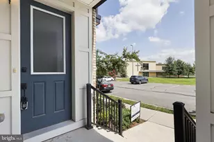 42623 Nubbins Ter, Ashburn, VA 20147 - Photo 2