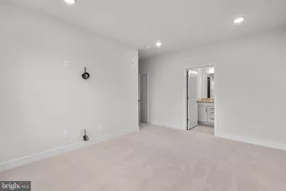 23688 Bolton Crescent Terrace #304, Ashburn, VA 20148 - Photo 18