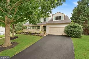 37743 Sutton Dr, Purcellville, VA 20132 - Photo 2
