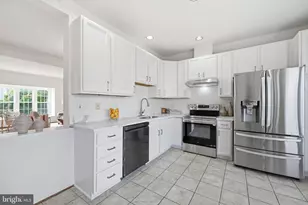 20966 Martingale Square, Sterling, VA 20165 - Photo 8