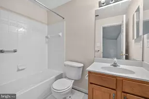 825 Bluefield Square NE, Leesburg, VA 20176 - Photo 12