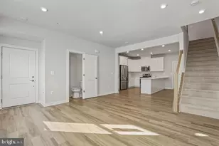 20280 Newfoundland Sq, Ashburn, VA 20147 - Photo 8