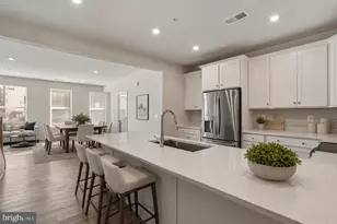 20280 Newfoundland Sq, Ashburn, VA 20147 - Photo 4