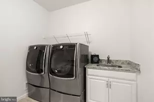 25811 Yellow Birch Ct, Aldie, VA 20105 - Photo 42