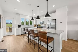 42613 Black Angus Dr, Ashburn, VA 20148 - Photo 2