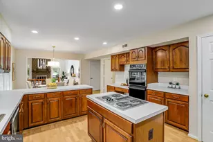 1 Byron Ct, Sterling, VA 20165 - Photo 14