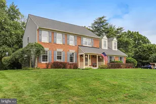 1 Byron Ct, Sterling, VA 20165 - Photo 2