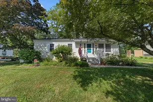 321 S 26th St, Purcellville, VA 20132 - Photo 1
