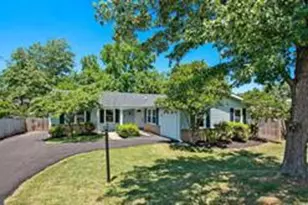 305 S Lincoln Ave, Sterling, VA 20164 - Photo 4