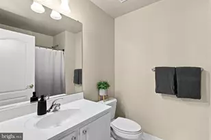 18357 Eagle Point Square, Leesburg, VA 20176 - Photo 34
