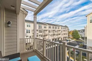 902 California Dr NE, Leesburg, VA 20176 - Photo 18