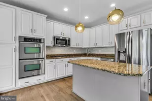 25241 Beach Pl, Chantilly, VA 20152 - Photo 14