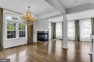 25241 Beach Pl, Chantilly, VA 20152 - Photo 2
