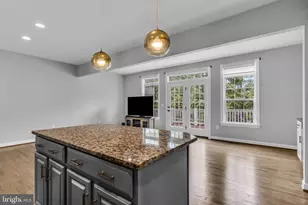 25241 Beach Pl, Chantilly, VA 20152 - Photo 16