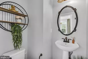 25241 Beach Pl, Chantilly, VA 20152 - Photo 10