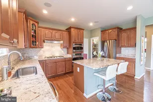 21934 Blackheath Way, Ashburn, VA 20148 - Photo 12