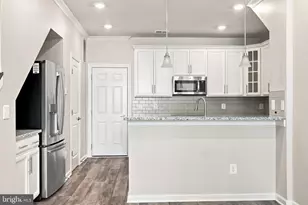 20704 Wood Quay Dr, Sterling, VA 20166 - Photo 4