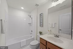 22799 Trailing Rose Ct, Brambleton, VA 20148 - Photo 32