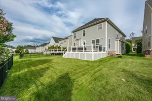 22799 Trailing Rose Ct, Brambleton, VA 20148 - Photo 34
