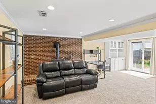 101 Williamsburg Rd, Sterling, VA 20164 - Photo 32