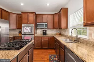 25151 Sweet Myrtle Square, Aldie, VA 20105 - Photo 22