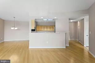 19365 Cypress Ridge Terrace, Leesburg, VA 20176 - Photo 16
