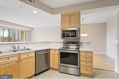 19365 Cypress Ridge Terrace #114, Leesburg, VA 20176 - Photo 10