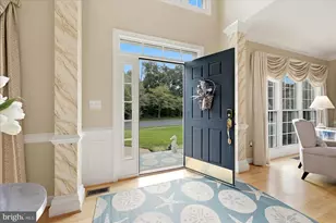25817 Planting Field Dr, Chantilly, VA 20152 - Photo 2