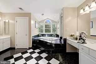 25817 Planting Field Dr, Chantilly, VA 20152 - Photo 28