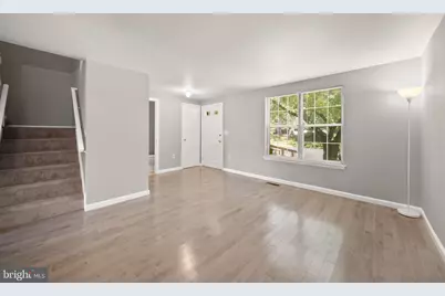 10 Redlin, Sterling, VA 20165 - Photo 2