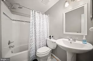 10 Redlin, Sterling, VA 20165 - Photo 20