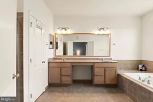 23520 Hopewell Manor Terrace, Ashburn, VA 20148 - Photo 28