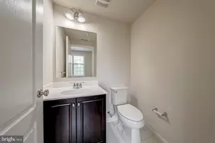 22635 Norwalk Square, Ashburn, VA 20148 - Photo 6