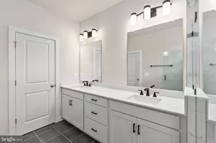 20804 Cloongee Ter, Dulles, VA 20166 - Photo 24