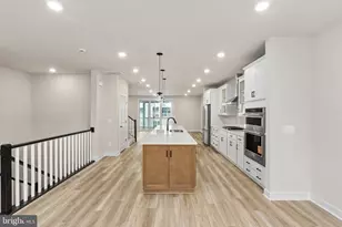 20804 Cloongee Ter, Dulles, VA 20166 - Photo 14