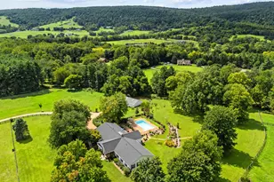 34994 Williams Gap Rd, Round Hill, VA 20141 - Photo 2