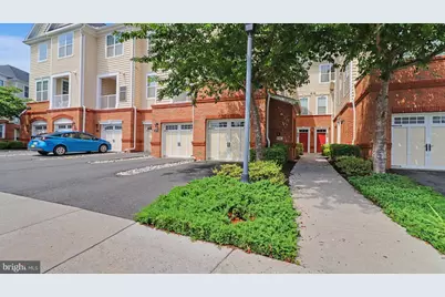 43031 Foxtrail Woods Terrace #106, Ashburn, VA 20148 - Photo 2