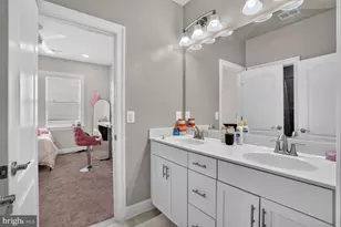 23631 Glenmallie Ct, Aldie, VA 20105 - Photo 14