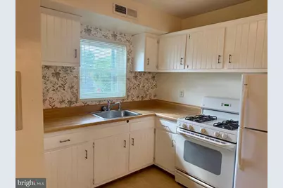 120-2 Washington Street NE #5, Leesburg, VA 20176 - Photo 2