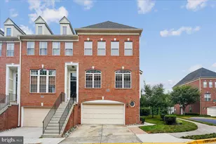 47761 Scotsborough Square, Sterling, VA 20165 - Photo 2