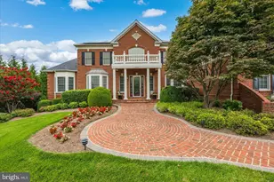 43126 Meadow Grove Dr, Ashburn, VA 20147 - Photo 2